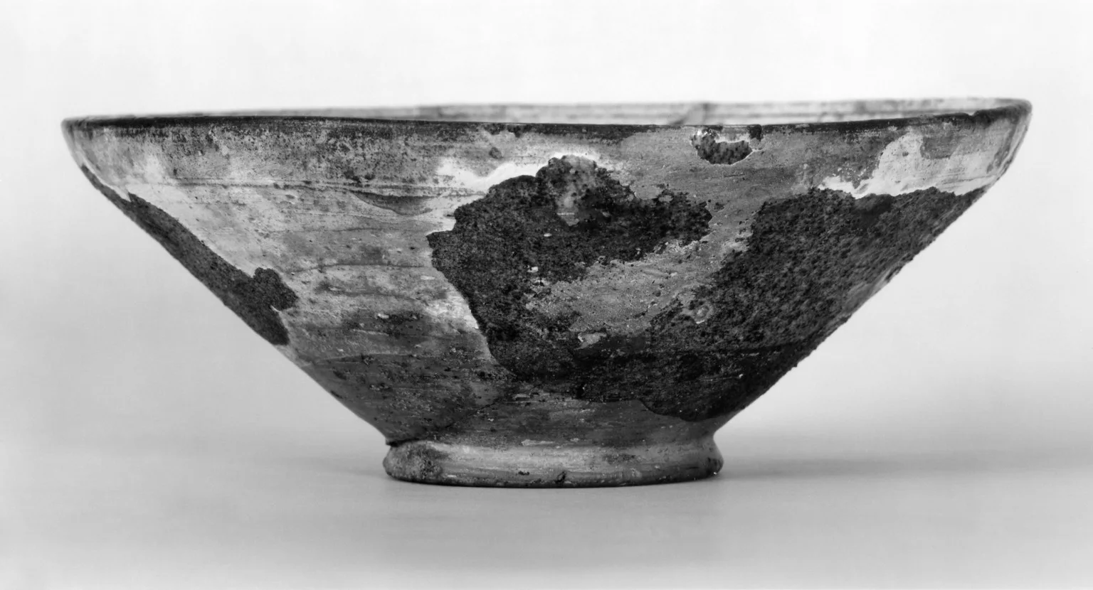 نمای جانبی کاسه‌ی سلجوقی